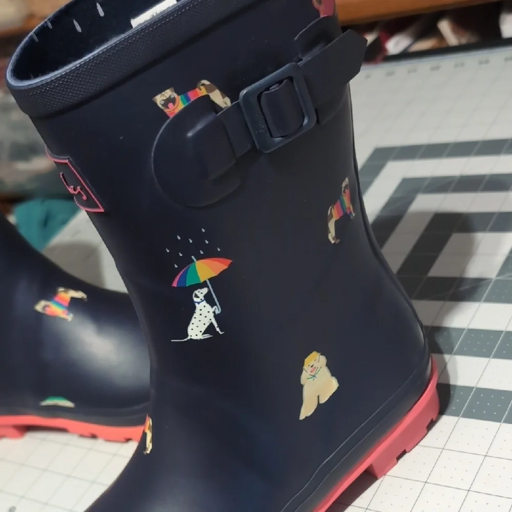 Joules Navy Boots with Vibrant Animal Designs - Picture 6 of 6